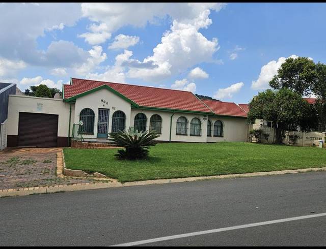 3 BEDROOM HOUSE FOR SALE IN ZAKARIYYA PARK